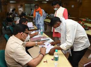 प्रधान के 22 समेत 668 नामांकन पत्र खारिज