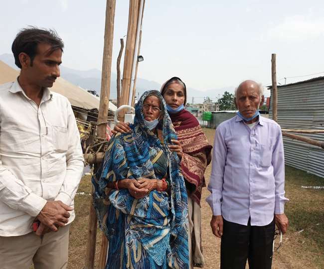अर्द्ध कुंभ स्नान के लिए गई वृद्धा पांच साल बाद परिवार को मिली।