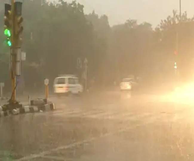 मौसम विभाग ने कई राज्यों में बारिश की चेतावनी जारी की है। (फाइल फोटो)
