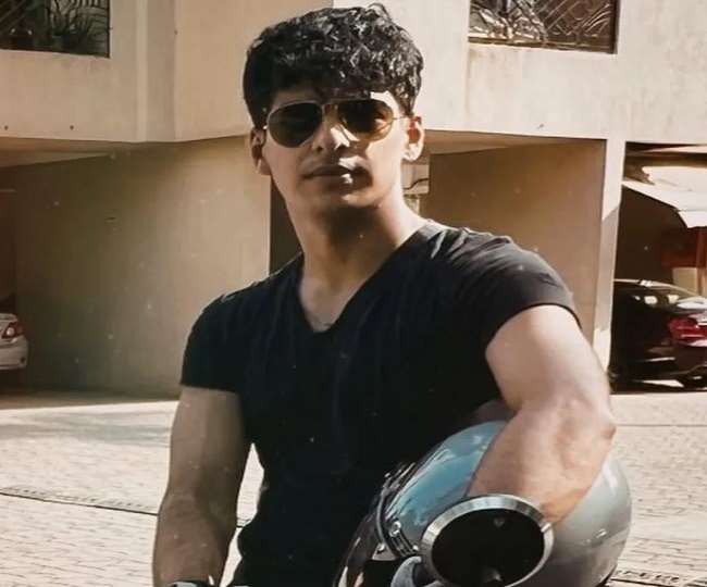 https://www.jagranimages.com/images/newimg/07042022/07_04_2022-ishaan_khattar_22606661.jpg