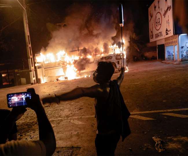 कभी तरक्की की राह पर था श्रीलंका, फिर हुआ बदहाल