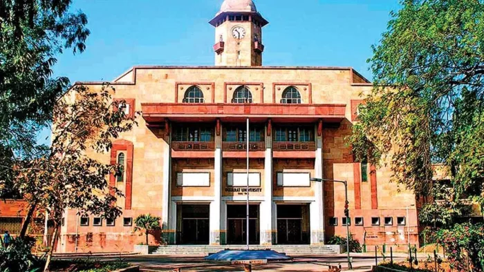 गुजरात विश्वविद्यालय की कुलपति ने कहा कि विश्वविद्यालय में लगभग 300 विदेशी छात्र पढ़ते हैं।