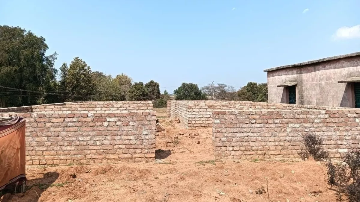 Jharkhand News: प्रधानमंत्री आवास बना भी नहीं... कागज में दिखा दिया तैयार, बिना निर्माण ही पूरी राशि का हुआ भुगतान