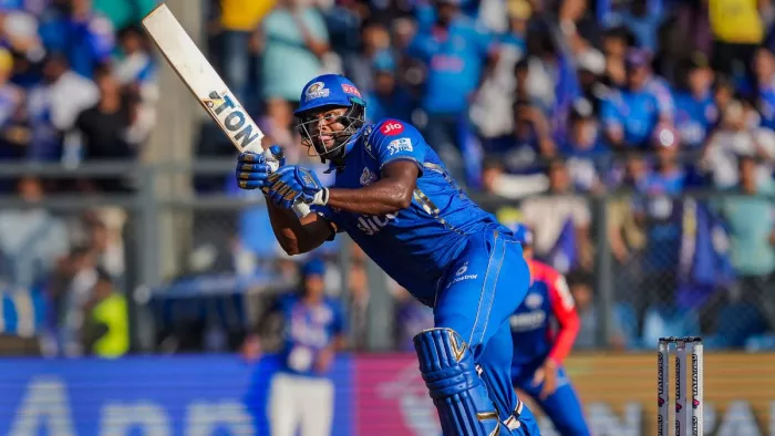 Romario Shepherd ने आखिरी ओवर में जड़े 32 रन।