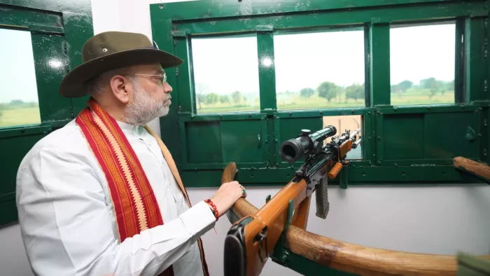 जम्मू-कश्मीर के दौरे पर हैं गृहमंत्री अमित शाह।
