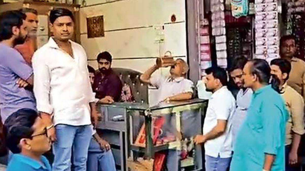 miscreants come become customers stolen 21 gold rings police scrutinize cctv footage