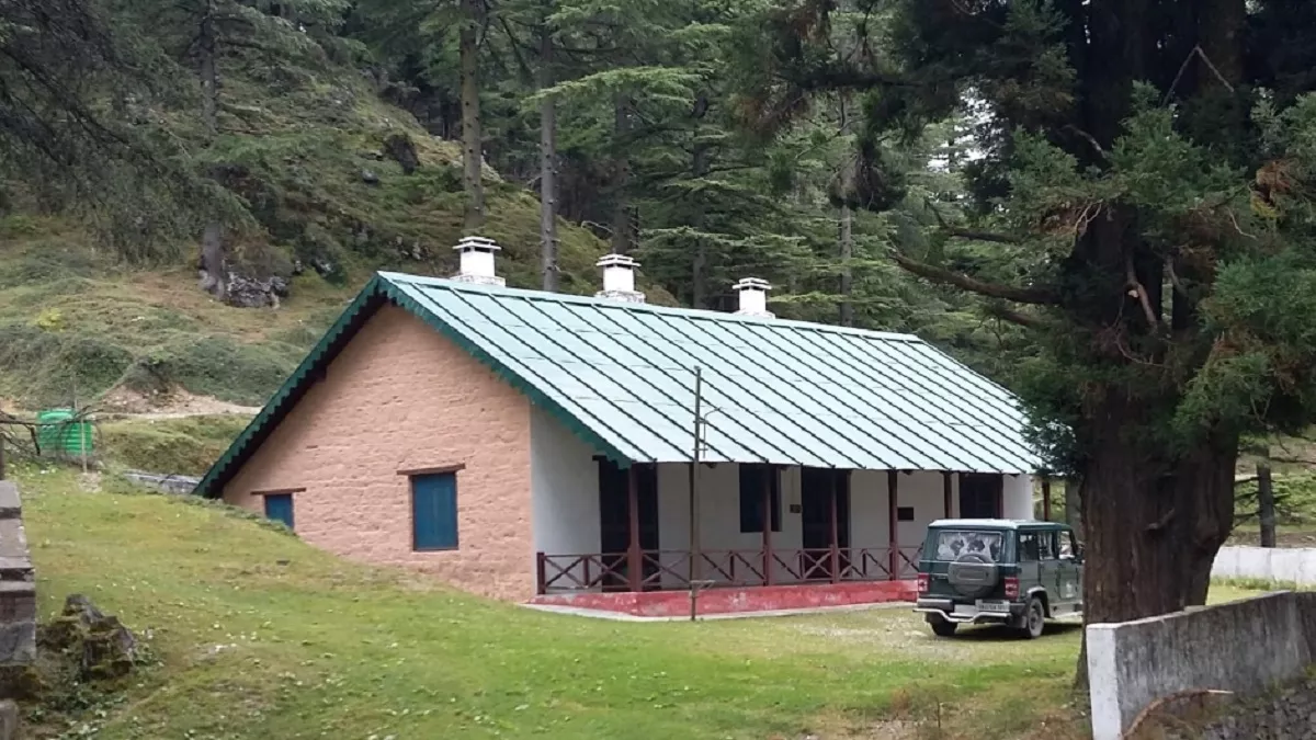 उत्तराखंड में है उत्तर भारत का सबसे पुराना फॉरेस्ट बंगला, ठहर चुकी हैं कई बड़ी हस्तियां; नजारे बेहद खूबसूरत