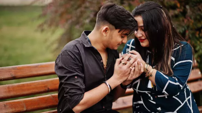 दिल्ली में कपल्स के लिए बेस्ट हैं ये जगहें। (Image Credit- Freepik)