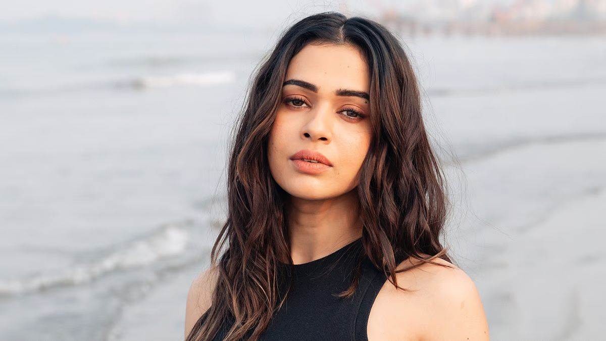 https://www.jagranimages.com/images/newimg/07042025/07_04_2025-shalmali_kholgade_23913690.jpg