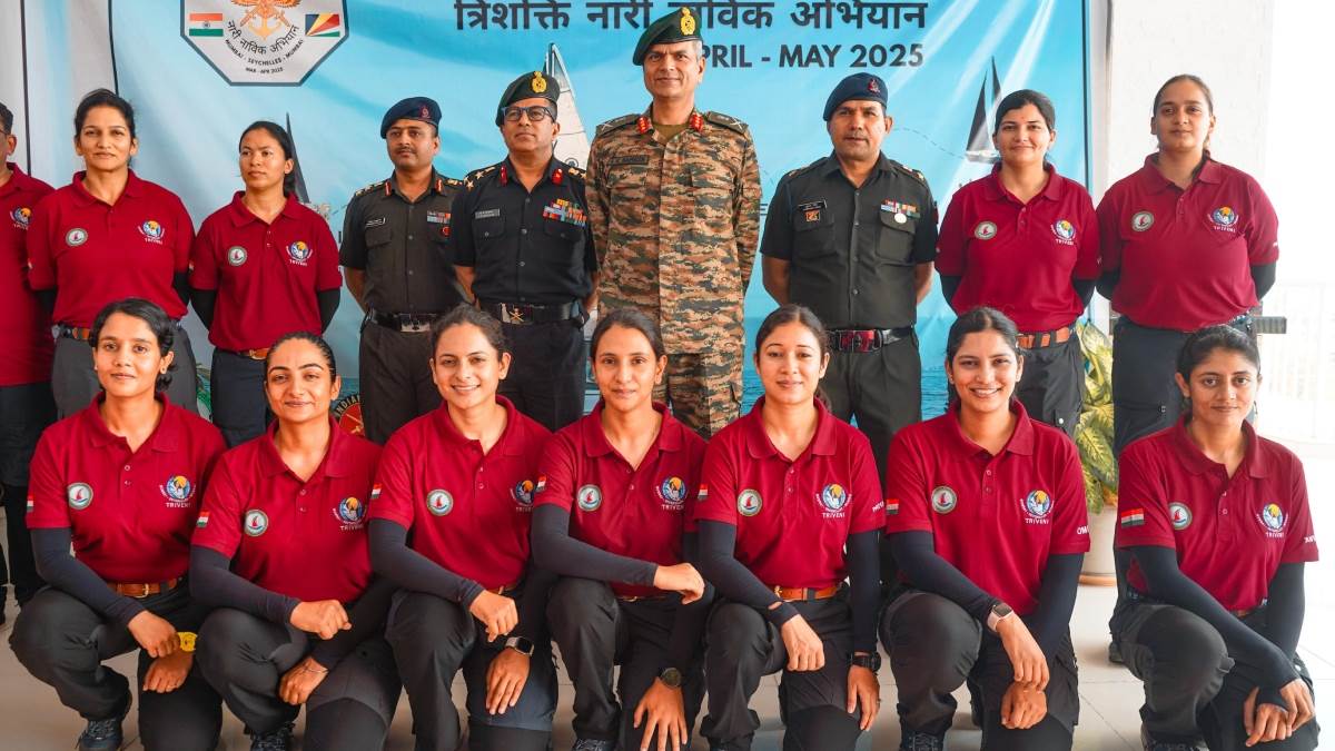 https://www.jagranimages.com/images/newimg/07042025/07_04_2025-tri_navy_23913883.jpg