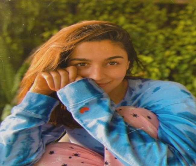 aalia bhatt shares mental health helpline numbers on social mediasays this is a difficult time