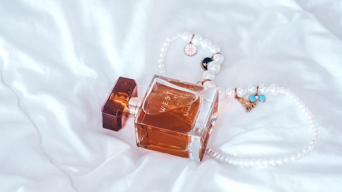 Best Perfumes For Women: अपनी गर्मियों को बनाएं खुशबूदार, महकेंगी हर पल और पूरे दिन बनी रहेगी ताजगी