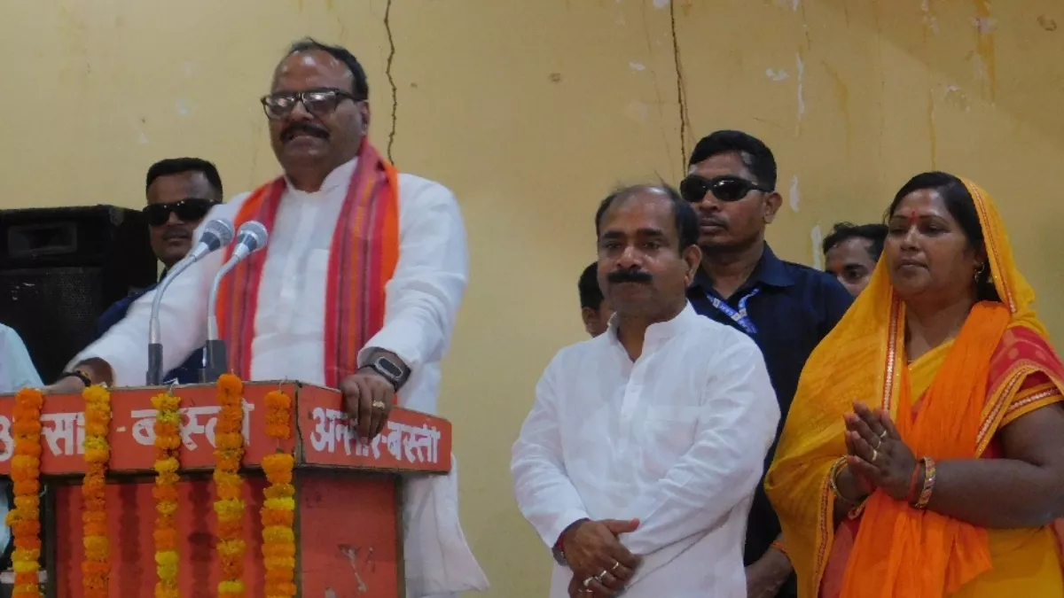 डिप्टी सीएम ब्रजेश पाठक ने साधा निशाना, कहा- सपा ने गुंडाराज बढ़ाया, BJP ने खत्म कर यूपी को भयमुक्त बनाया