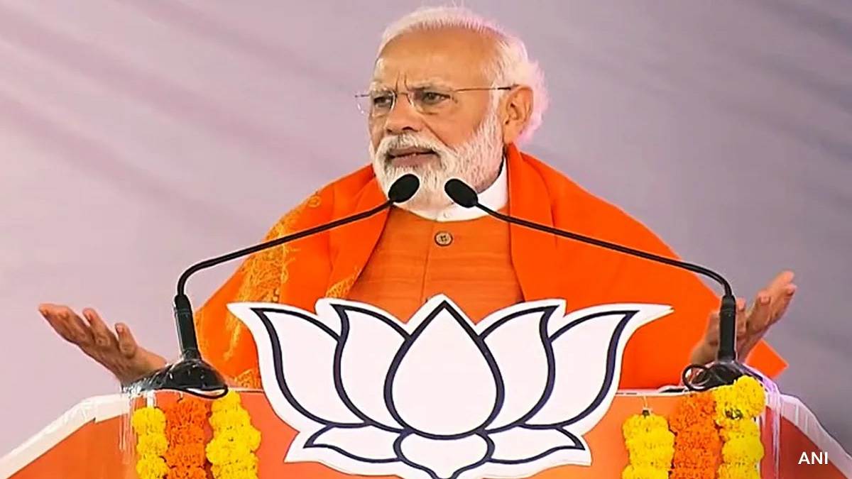 pm modi 10 kilometre long roadshow in karnataka bengaluru today