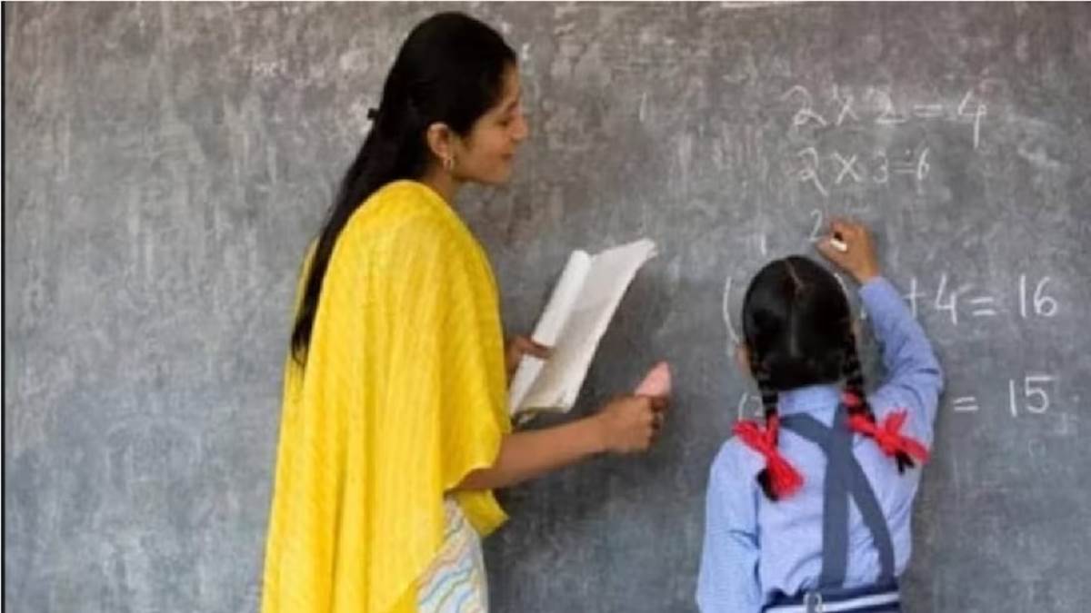 https://www.jagranimages.com/images/newimg/07052023/07_05_2023-teachers_23405441_154419285.jpg