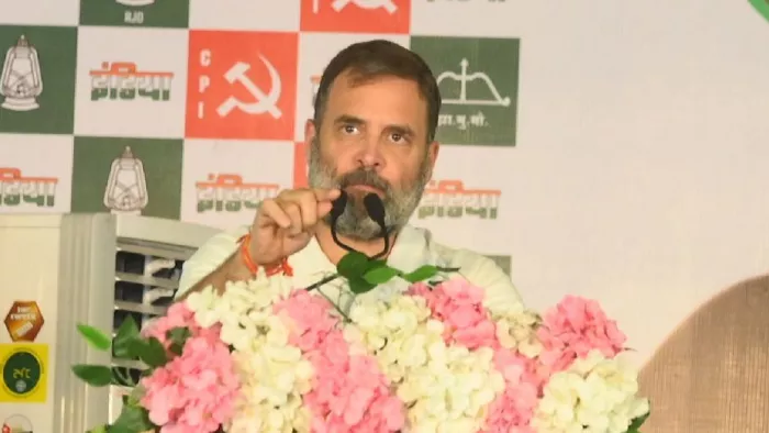 Rahul Gandhi: राहुल गांधी का स्पष्ट संदेश, भ्रष्टाचार के आरोपों में घिरे मंत्री आलमगीर को नहीं मिली मंच पर जगह