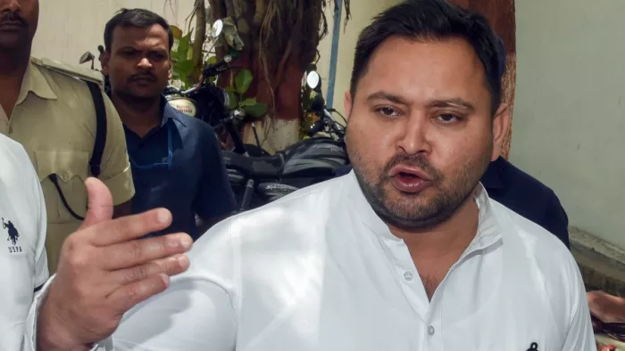 'भाजपा संविधान को बदलना चाहती है', समस्तीपुर में गरजे तेजस्वी यादव; लोगों को किया अलर्ट