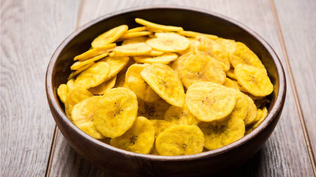 चाय के साथ नाश्ते के लिए बेस्ट हैं केले के चिप्स, इस रेसिपी से बनाएंगे, तो बनेंगे बिल्कुल क्रिस्पी - Banana chips are best for breakfast with tea if you make them