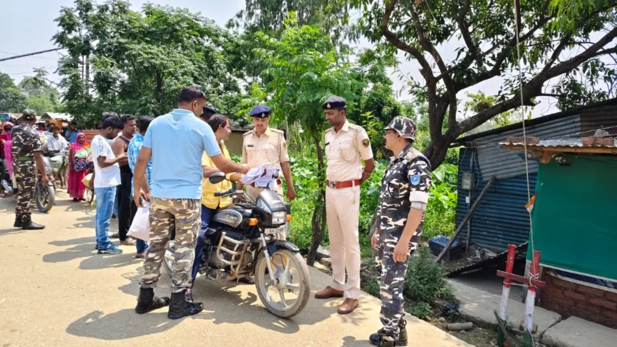 Operation Sindoor: पाकिस्तान में ऑपरेशन सिंदूर के बाद बॉर्डर पर उतरी पुलिस, भारत-नेपाल सीमा पर बढ़ी सख्ती