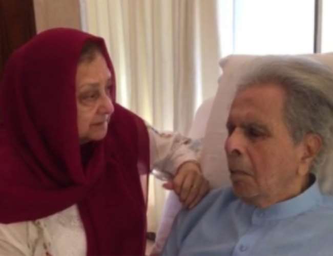 Saira Banu with Dilip Kumar in Hospital. Photo- Twitter/Dilip Kumar