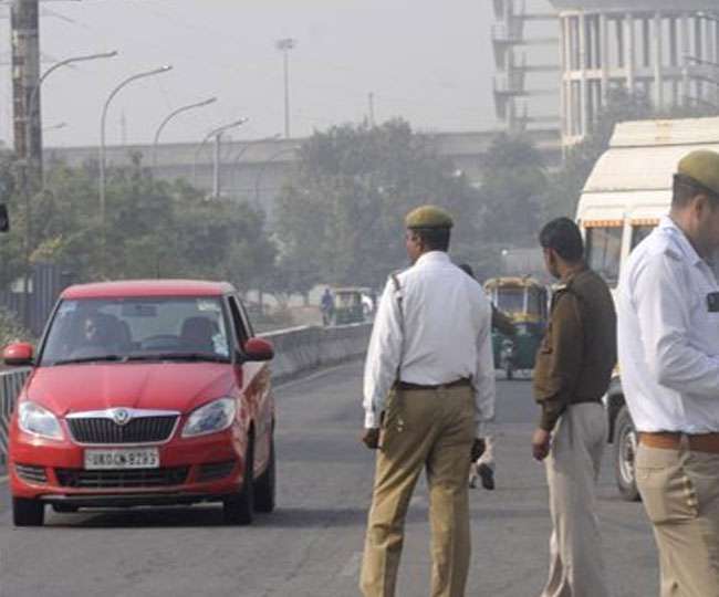 Noida Traffic Police News: रेड लाइट जंप करना पड़ेगा महंगा, 3 महीने के लिए निरस्त होगा लाइसेंस