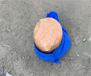 श्रीनगर म्यूनिसिपल कॉरपोरेश्न कार्यालय के मुख्य गेट के सामने एक संदिग्ध बक्सा मिलने से हड़कंप मच गया।