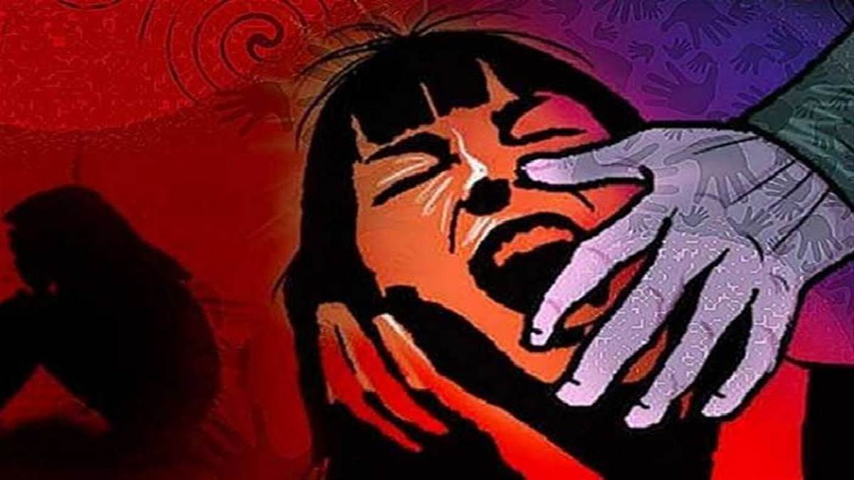 लड़की की मां और सौतेले पिता द्वारा अंडे (अंडाणु) को बेचने के लिए मजबूर किया गया था।