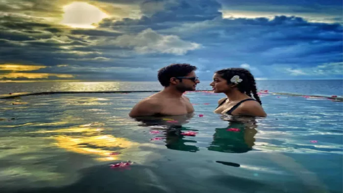Ishita Dutta had fun with Vatsya Seth in pool. photo source @ishidutta instagram.