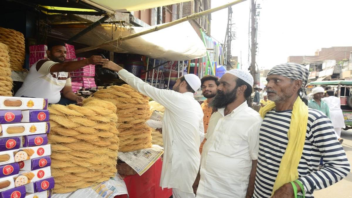 https://www.jagranimages.com/images/newimg/07062025/07_06_2025-bakrid_13_23957583.jpg