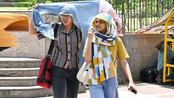 दिल्ली में अब बढ़ेगा तापमान, होगी भीषण गर्मी।