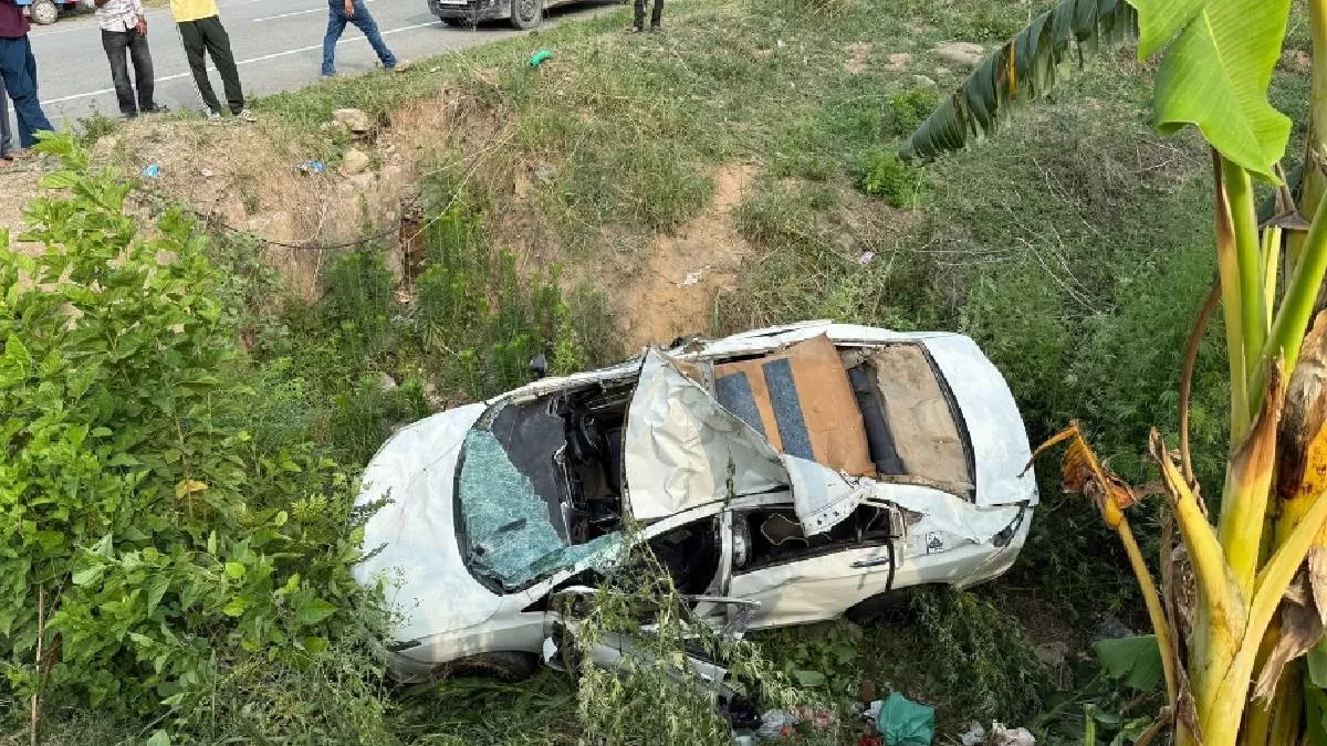 Jammu News: ईद पर घर जा रहे दो युवकों की सड़क हादसे में मौत, एक गंभीर रूप से घायल
