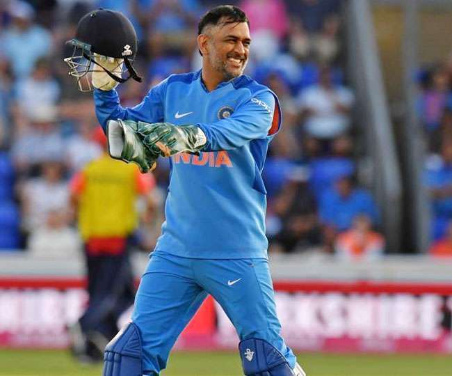 MS Dhoni Birthday Fans Wishes in advance to his Captain cool Mahi ...