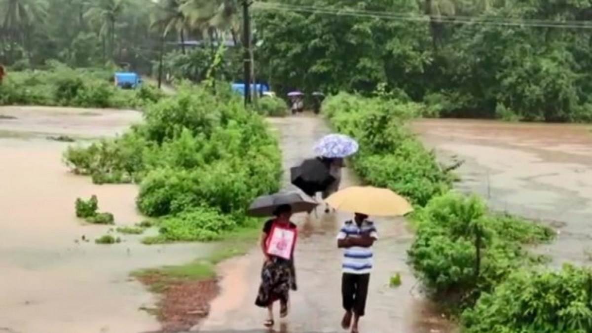 कर्नाटक में भारी बारिश के बाद का दृश्य।