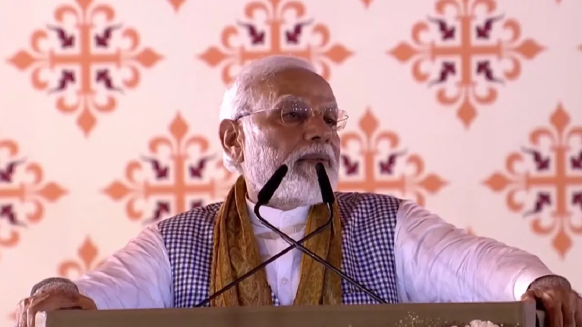 PM Modi in Varanasi: वाराणसी में बोले पीएम मोदी- बीते 9 सालों में बदली लोगों की सोच, हर हर महादेव के नारे के साथ पूरा किया संबोधन