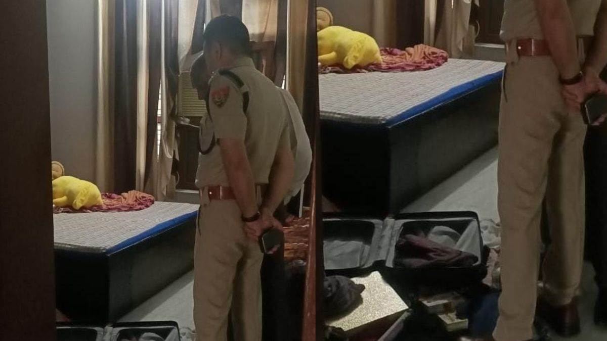 ncr rewari rs 6 lakh 70 thousand robbery from the ceo house in broad daylight two masked miscreants carried out the crime