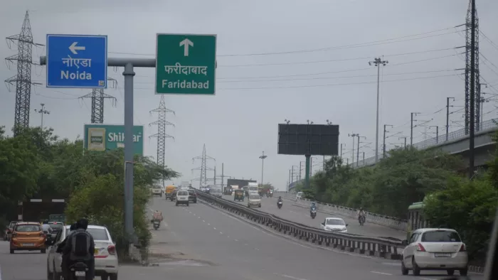 दिल्ली को फरीदाबाद से जोड़ने वाले सरिता विहार फ्लाईओवर के मरम्मत का कार्य जल्द ही शुरू हो सकता है।
