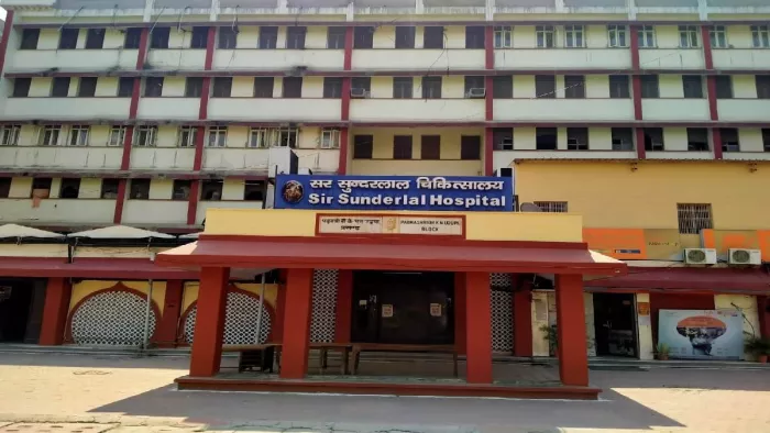 BHU में डॉक्टरों की बायोमेट्रिक अटेंडेंस को लेकर लापरवाही पड़ी भारी