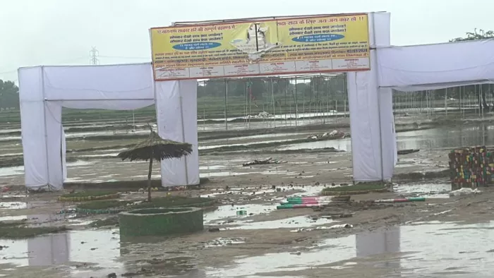 Hathras News: हाथरस हादसे में लगा टैंट का फाइल फोटो।