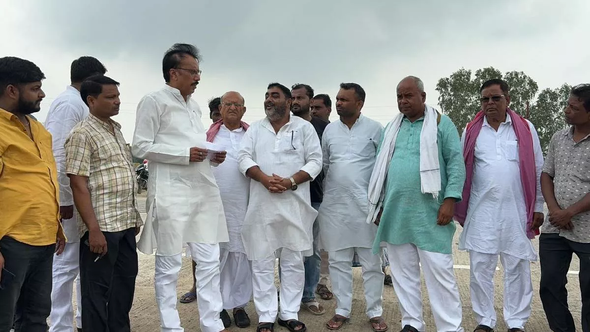 UP News: वाराणसी-गोरखपुर फोरलेन की सर्विस लेन जल्द होगी चालू, मिलेंगी सहूलियत; घोसी सांसद ने किया निरीक्षण