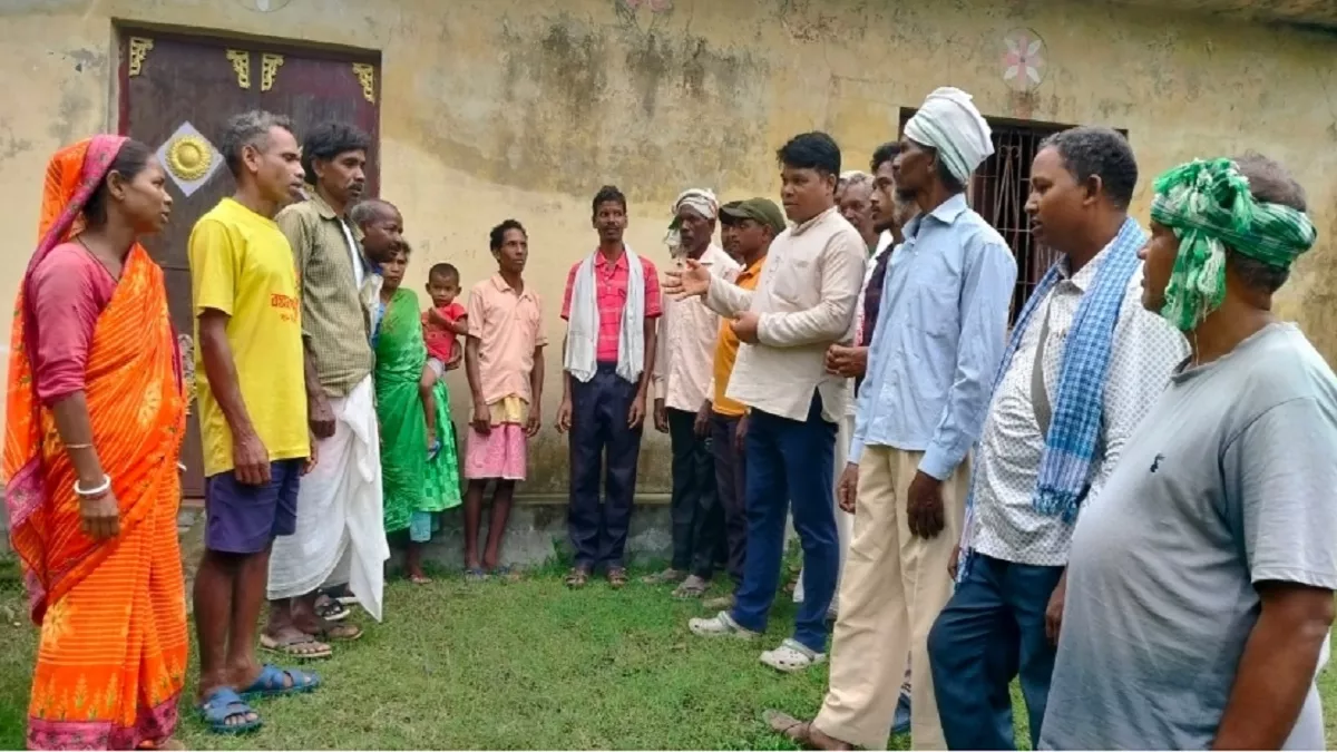 Jharkhand News: सामाजिक कुरीतियों का विरोध पड़ा महंगा, 12 वर्षों से सामाजिक बहिष्कार का दंश झेल रहे तीन परिवार