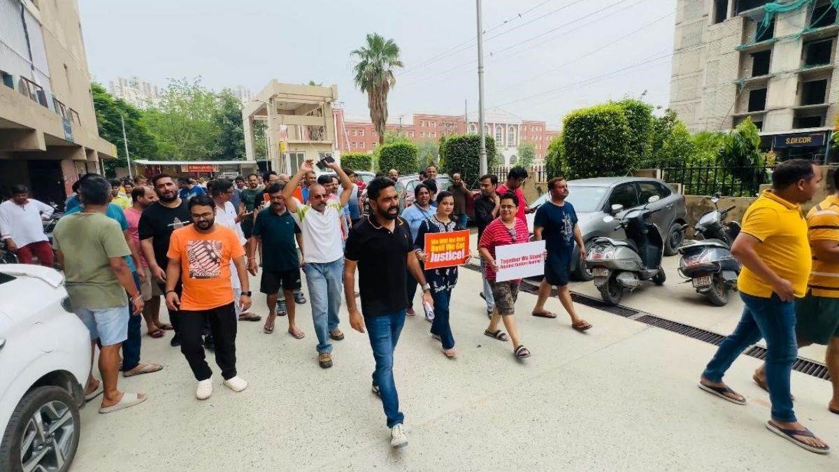 ncr noida la residentia residents protest 40 percentage hike in maintenance charges