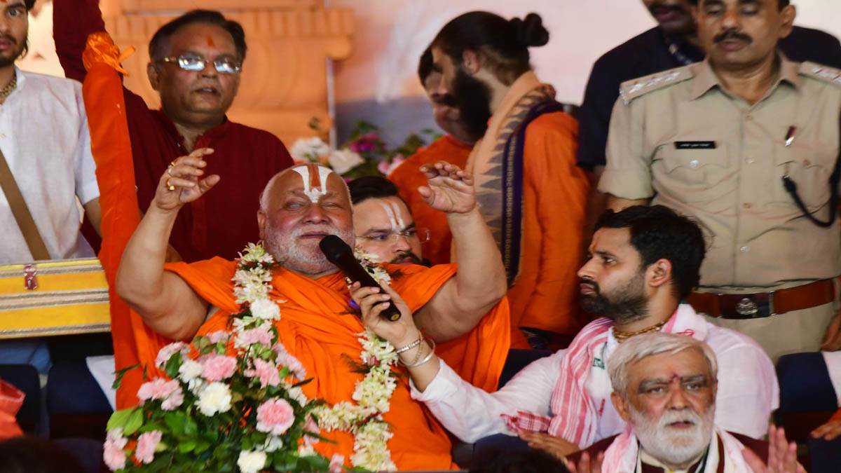 https://www.jagranimages.com/images/newimg/07072025/07_07_2025-rambhadracharya_23977522.jpg