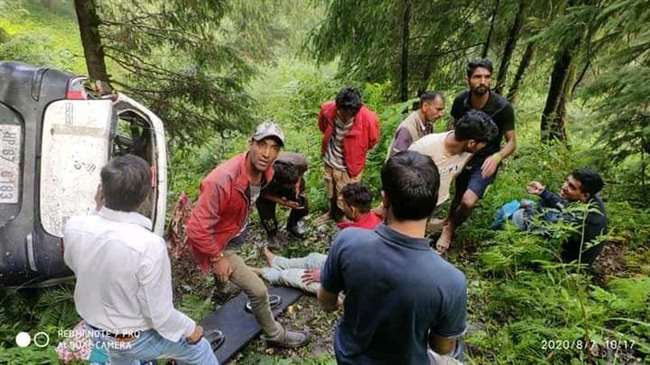 दर्दनाक हादसा: खाई में कार गिरने से दो की मौत एक जख्मी दर्दनाक हादसा: खाई में कार गिरने से दो की मौत एक जख्मी