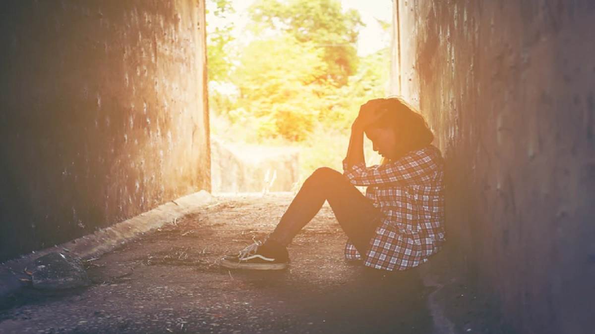 Depression: टेंशन और डिप्रेशन से निजात पाने के लिए फॉलो करें ये 3 आसान टिप्स