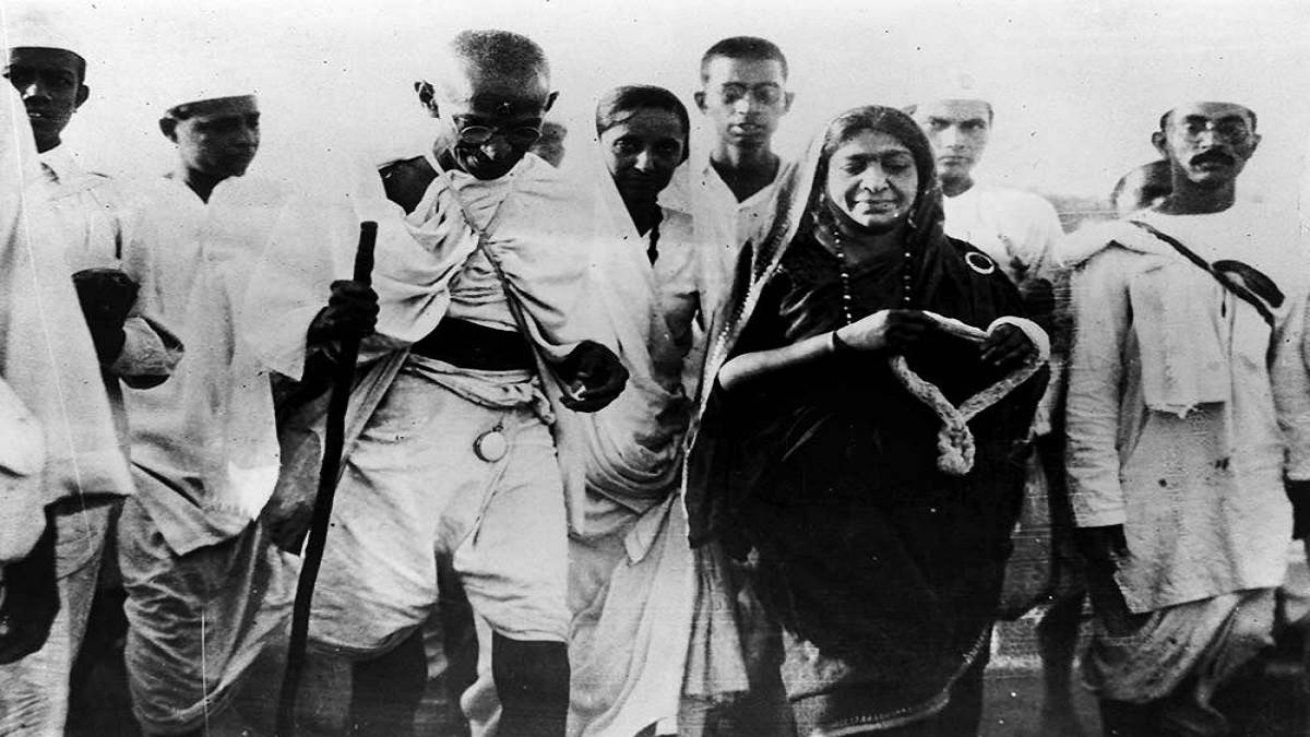 गांधी जी को स्वाधीनता आंदोलन के सभी घटकों का समर्थन मिलता रहा।