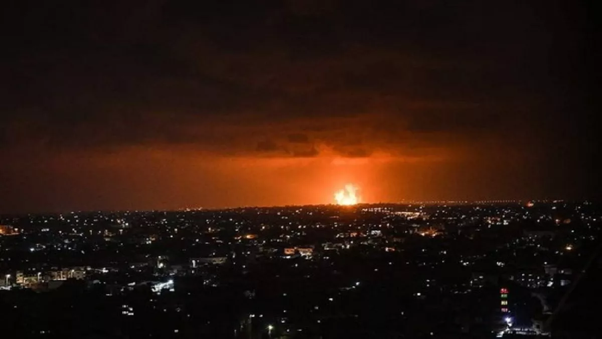 Israel Air Strike on Gaza: इजरायली सेना और फलस्तीनी इस्लामिक जिहादियों में घमासान जारी, राकेट हमलों में मरने वालों की संख्या 24 हुई