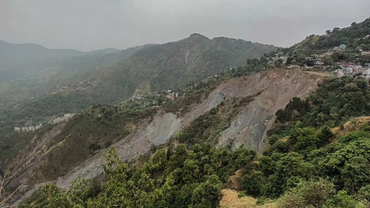 नैनीताल की बलियानाला पहाड़ी पर हो रहे भूस्खलन राेकने को 300 करोड़ का डीपीआर तैयार