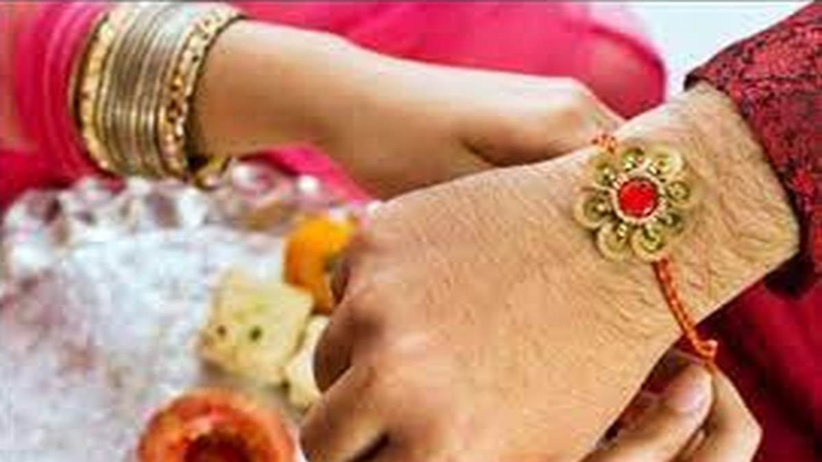 Rakhi 2022 what is auspicious time of Raksha Bandhan Chandigarh pandit told auspicious time to tie Rakhi - Rakhi 2022: रक्षा बंधन के शुभ मुहूर्त को लेकर असमंज, चंडीगढ़ के पंडितों ने