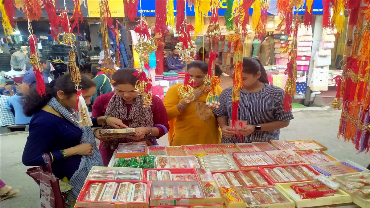 himachal pradesh raksha bandhan 2022 child like chota bheem rakhis also demand of silver rakhi