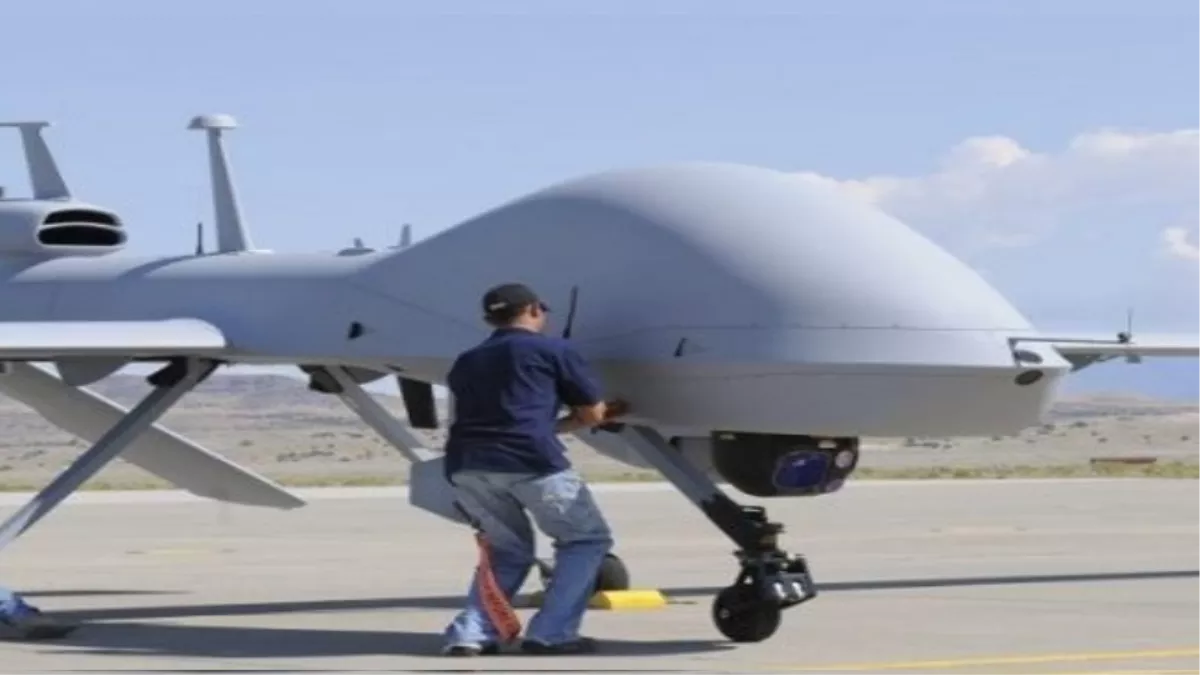 AI driven Drone: चीन के साथ लगने वाली सीमाओं को फुलप्रूफ करने की तैयारी, एआई आधारित ड्रोन पर काम कर रहा HAL